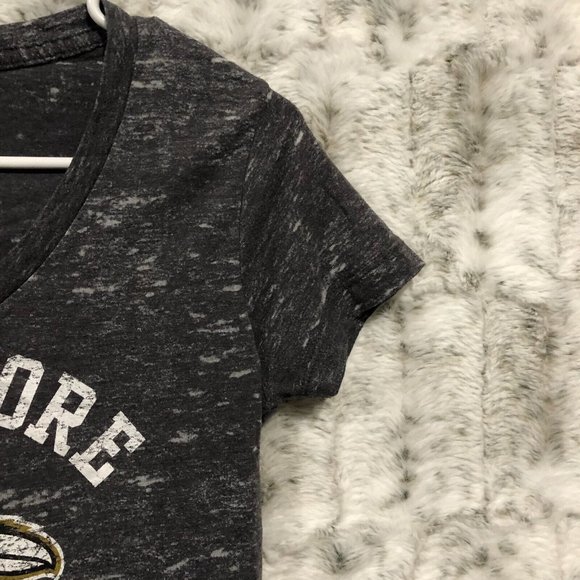 Baltimore Ravens Gray V-neck T-shirt NFL Team Apparel Womens Medium - Picture 4 of 8